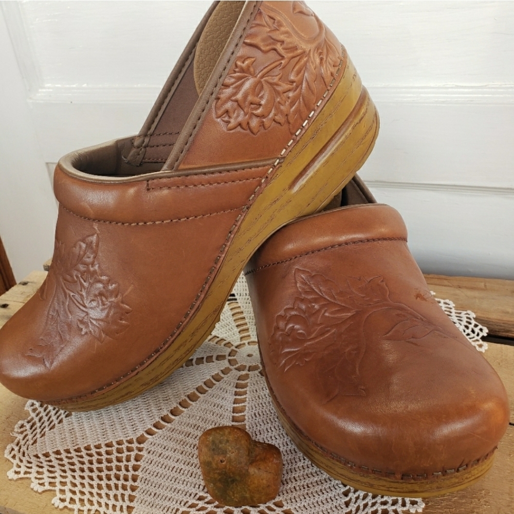 ⚘AvaiLable!⚘inQuire⚘Floral Dansko Honey Clogs Cottage Embossed 36 37 38 40 41 42 - Picture 2 of 16